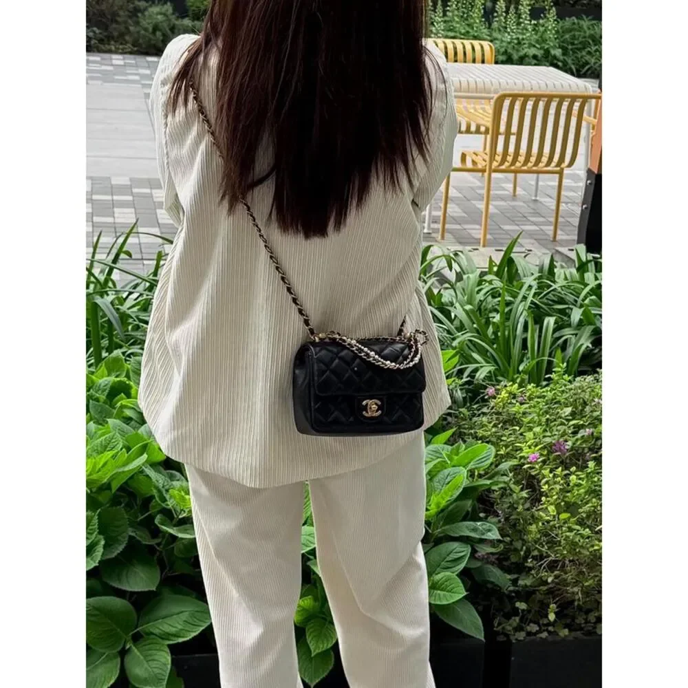 Chanel Women Pre-Loved Bag Very Good Condition - Picture 8 of 9